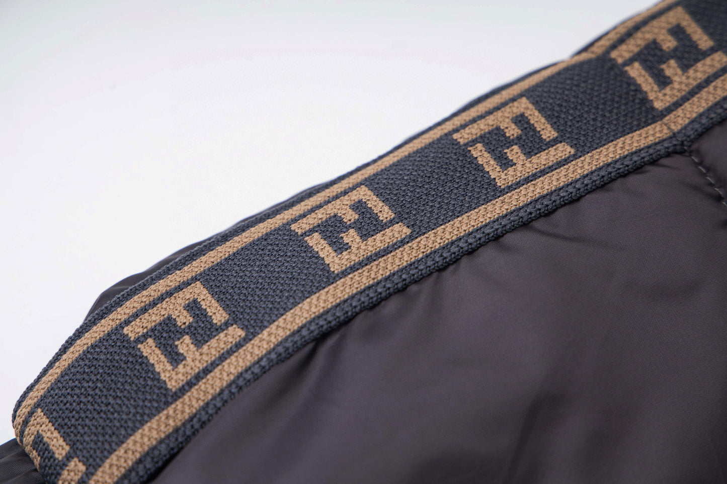 FENDI(フェンディ) ダウンジャケット、ご好評に付き再入荷!