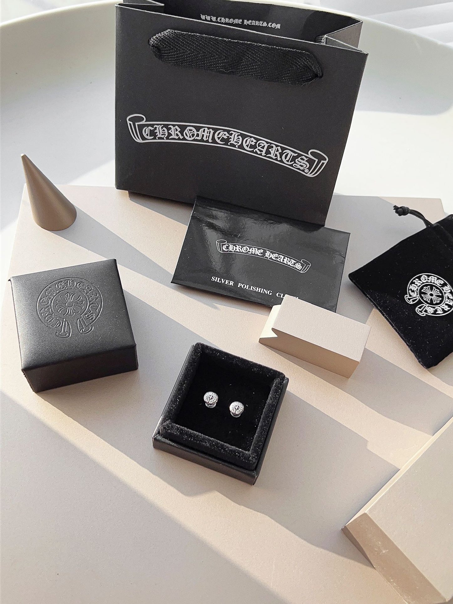 【CHROME HEARTS】 クロムハーツ ファッションスタイルのイヤリング