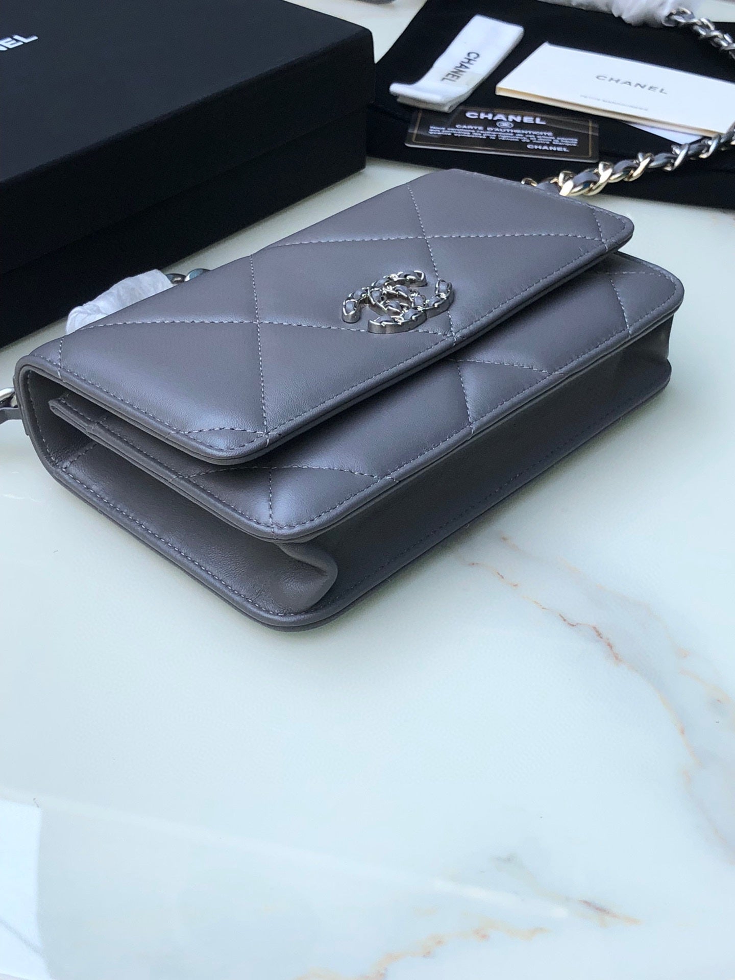 CHANEL 19 WALLET ON CHAIN 0957