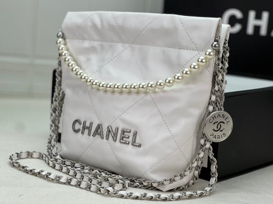 CHANEL 22 3989