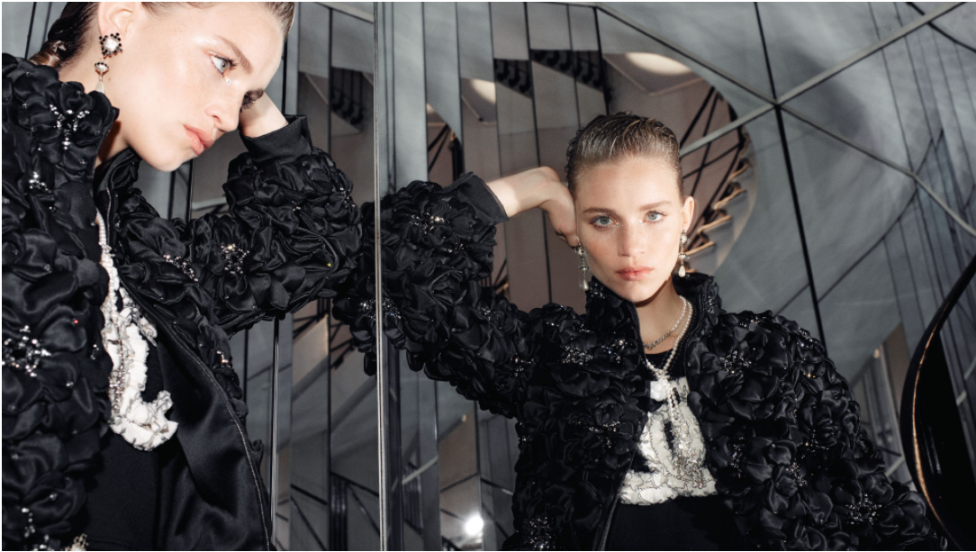 【Chanel 】【シャネル】ショルダーバッグ & クロスボディバッグ 28x29x7 cm