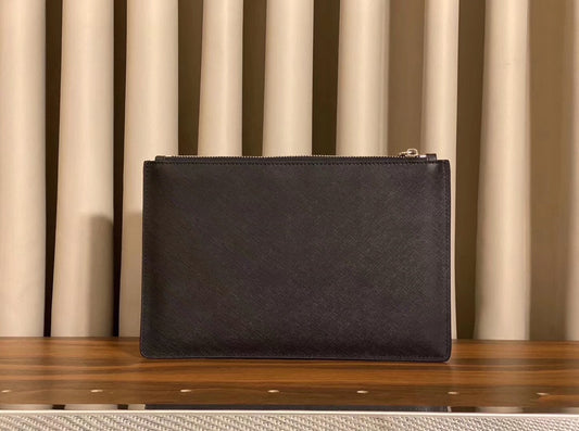 【PRADA 公式旗艦店】プラダ クラッチバッグ 当日出荷 好評に付き再入荷!28*10CM