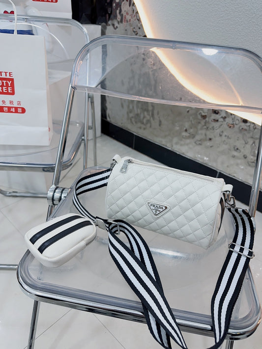 【PRADA 公式旗艦店】プラダ ショルダーバッグ 当日出荷 好評に付き再入荷!29*17*6.5CM