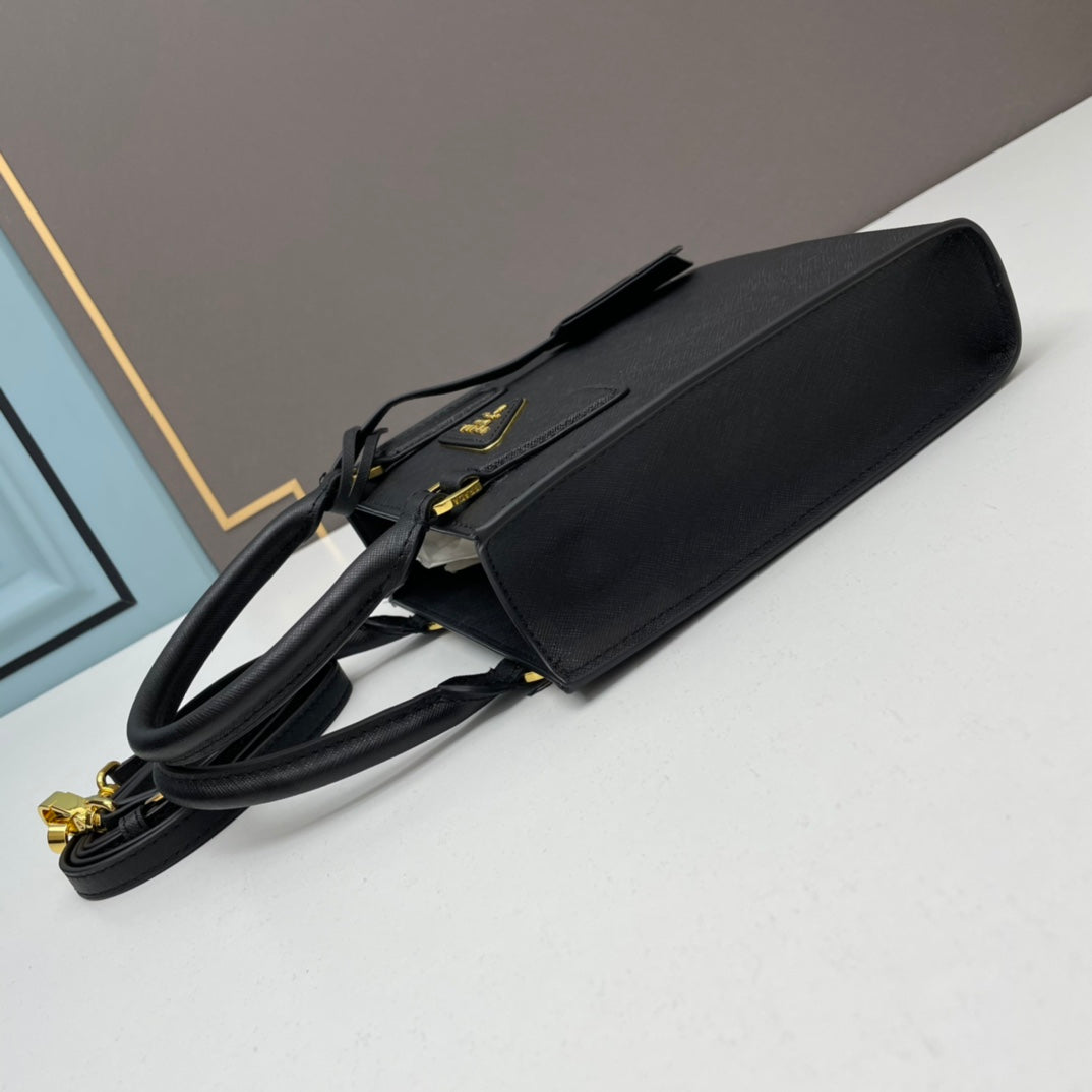 【 PRADA 公式 旗艦店】 プラダ ハンドバッグ 当日出荷 好評に付き再入荷!17*19*6CM