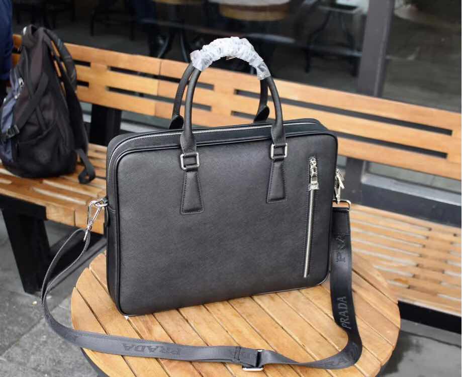 【PRADA 公式旗艦店】プラダ ブリーフケース当日出荷 好評に付き再入荷!39*30*6.5CM