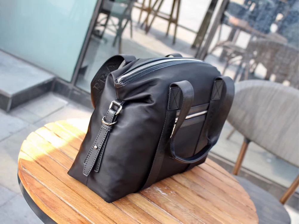 【PRADA 公式旗艦店】プラダ 旅行かばん 当日出荷 好評に付き再入荷!39*28*10CM
