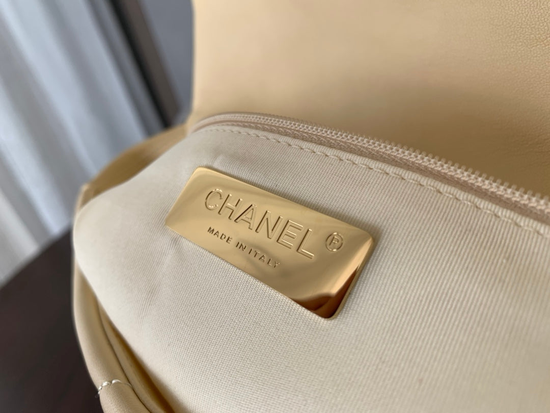 Chanel 19 small 1160