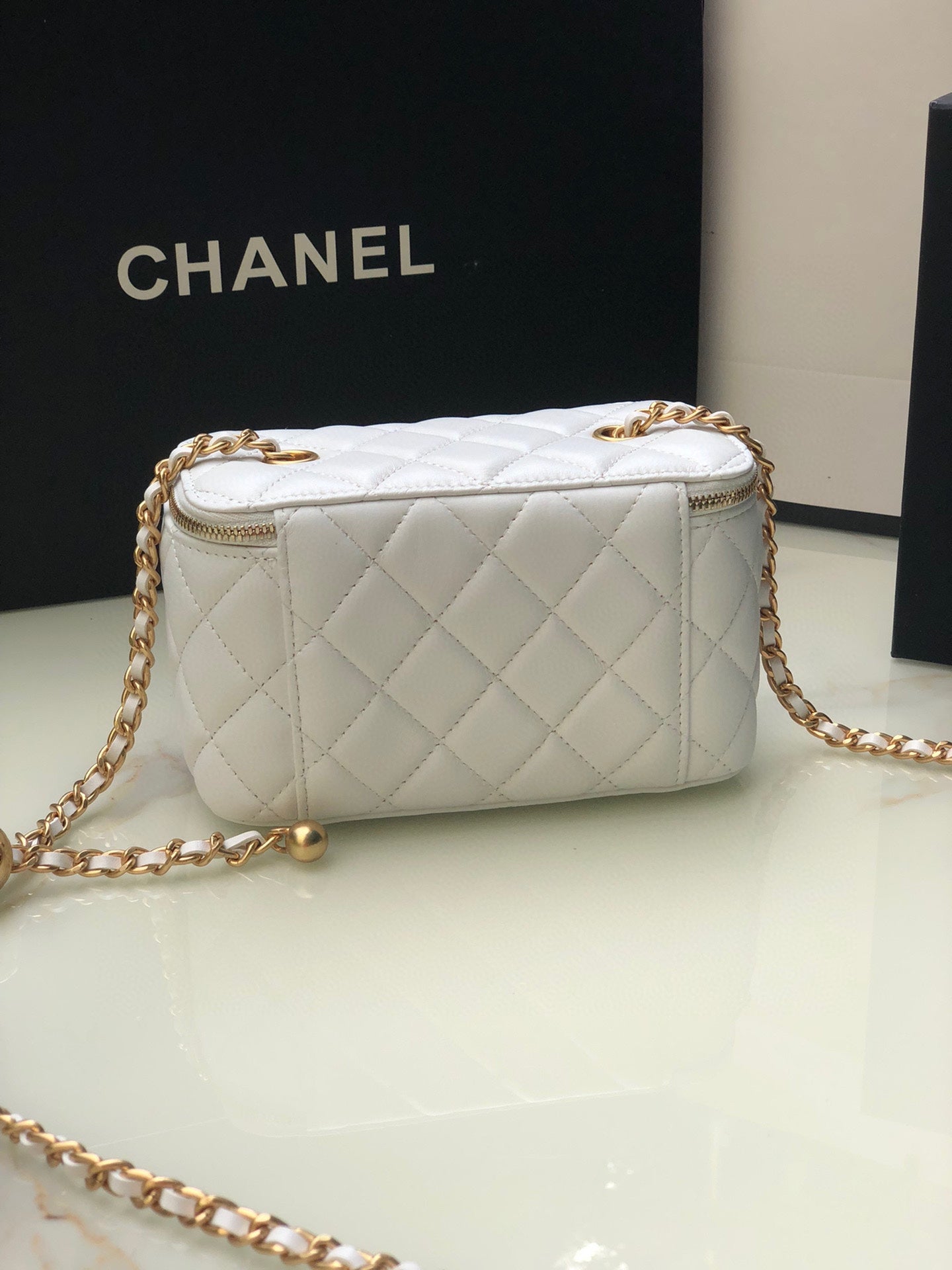 Chanel Classic Vanity 22C Bag with Chain AP2303