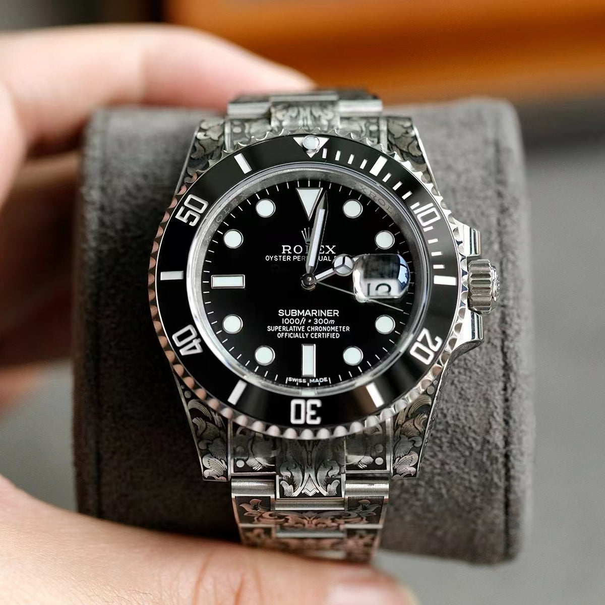 ロレックス サブマリーナーデイト 彫金 116610LV 数が少ない
