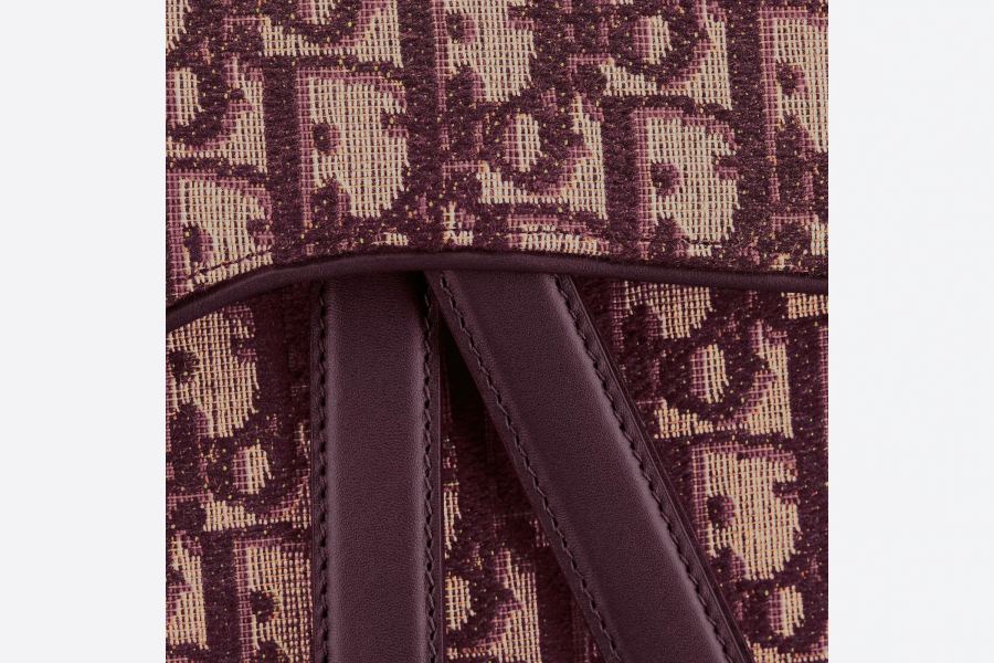 バーガンディーのDior Oblique(ディオール オブリーク) モチーフが刺繍されたキャンバス製 Saddle(サドル) バッグ