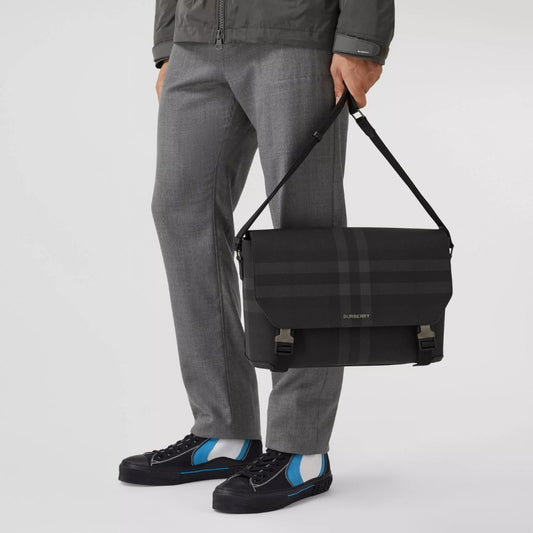 【BURBERRY】バーバリー チェック ラージ メッセンジャーバッグ