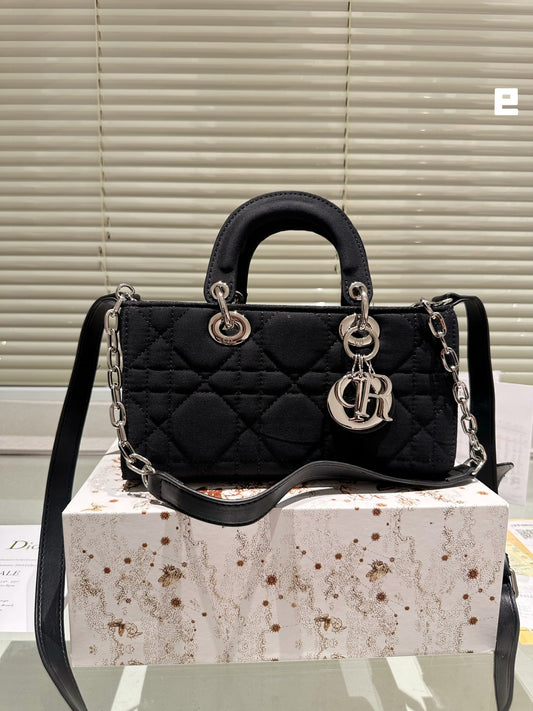 Dior 23限定新品Lady D-Joy デニムワキサイドパックスージー同タイプ