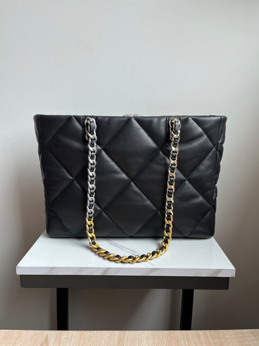 CHANEL 19 SHOPPING BAG 3360