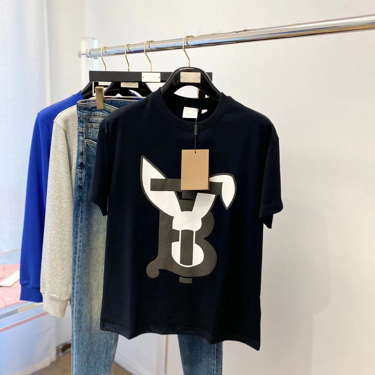 🔥2 つのうち 1 つが無料になります🔥🔥【Burberry】バーバリー )半袖 男女兼用、ご好評に付き再入荷!