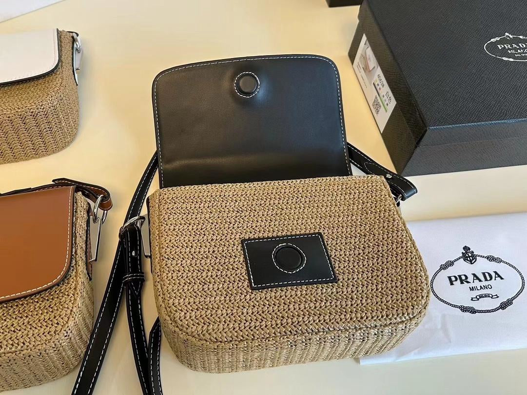 【PRADA 公式 旗艦店】プラダ 斜めがけバッグ 当日出荷 好評に付き再入荷!26*16CM 240719