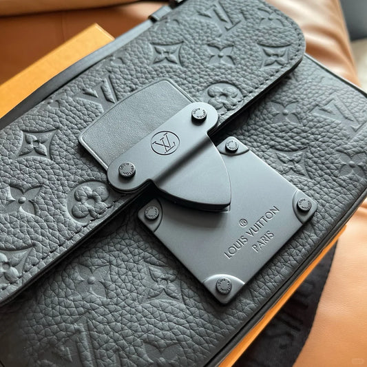 LVメンズバッグ06