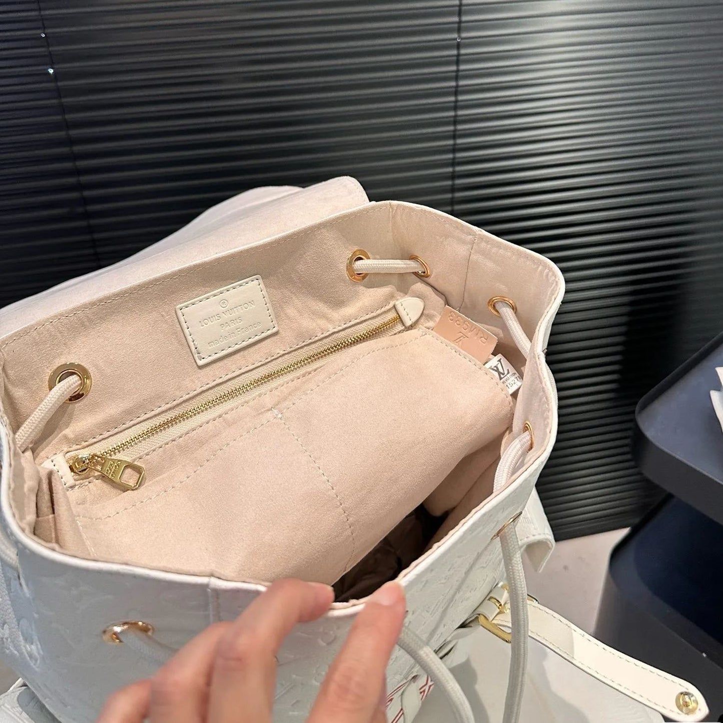 ◇Louis Vuitton◇ 春先に向けた最新スタイルのバックパック