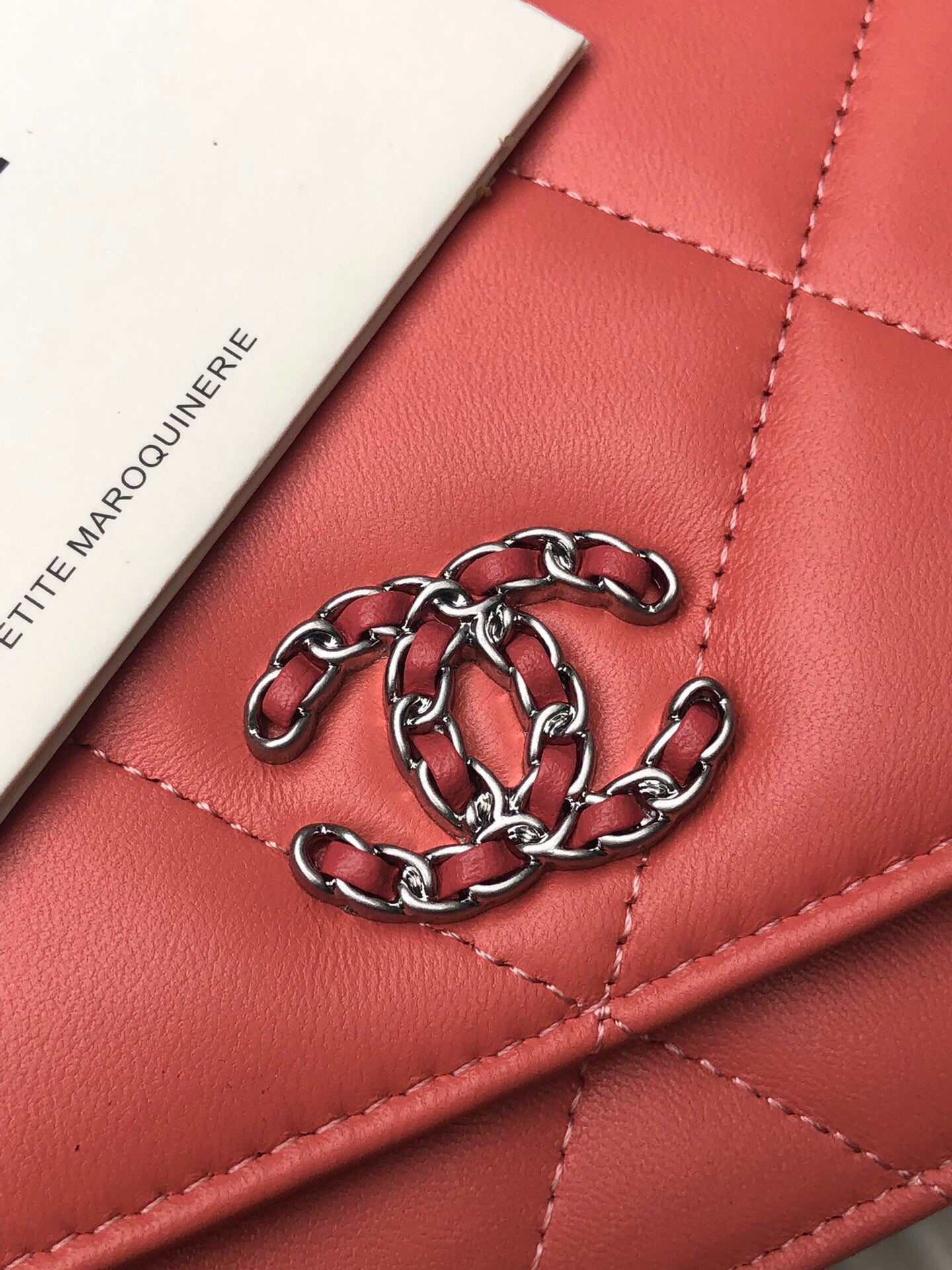 CHANEL 19 WALLET ON CHAIN 0957