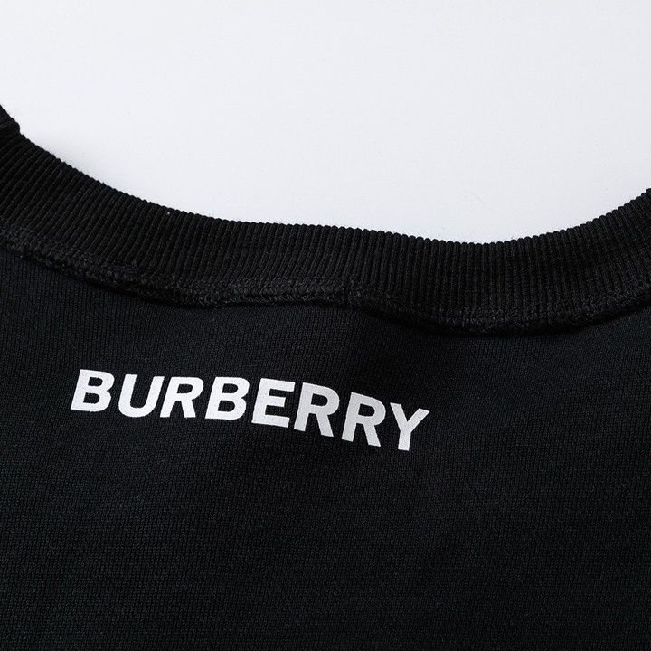【 Burberry 旗艦店】ご好評に付き再入荷!!