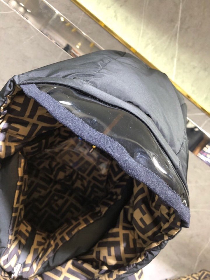 FENDI(フェンディ) ダウンジャケット、ご好評に付き再入荷!