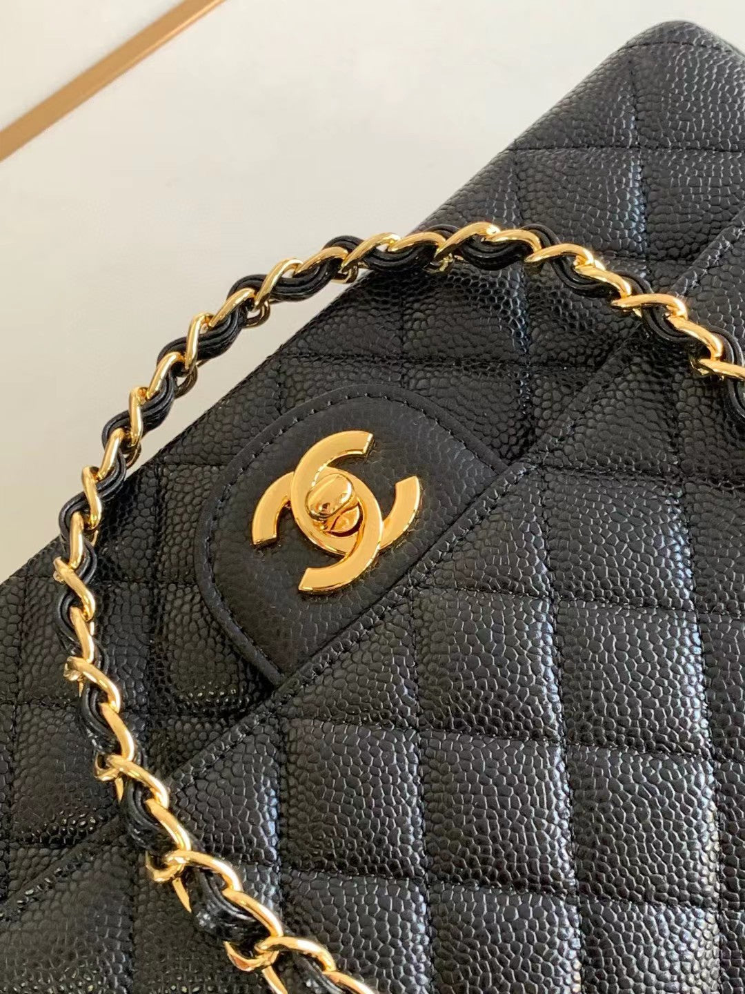 Chanel Flap Bag Carviar Leather Black Medium 1112