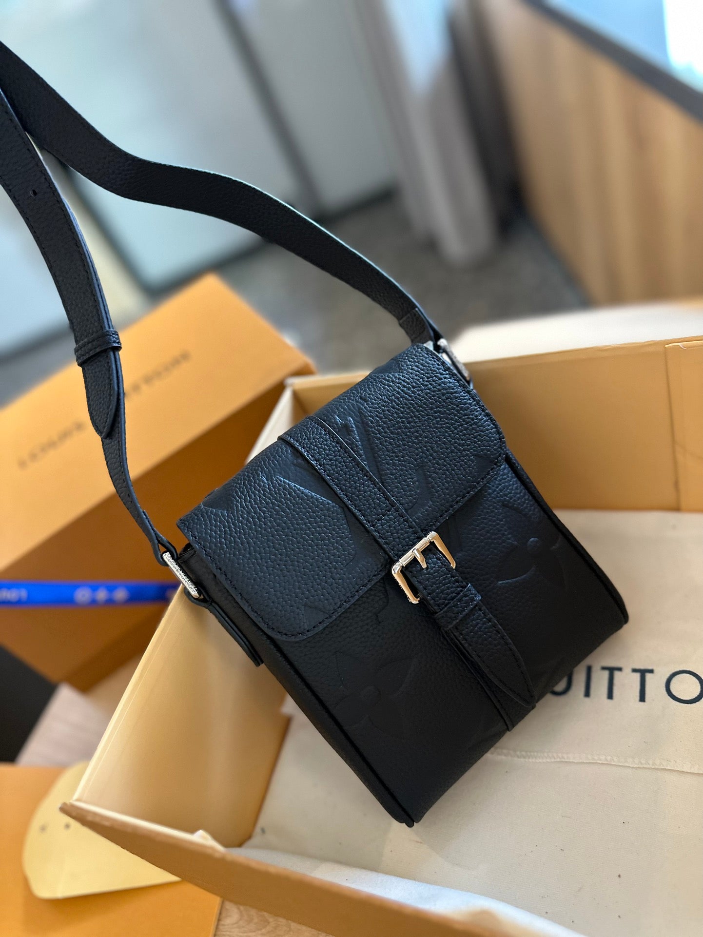 Louis Vuitton エンベロップ ポーチ ボディバッグ