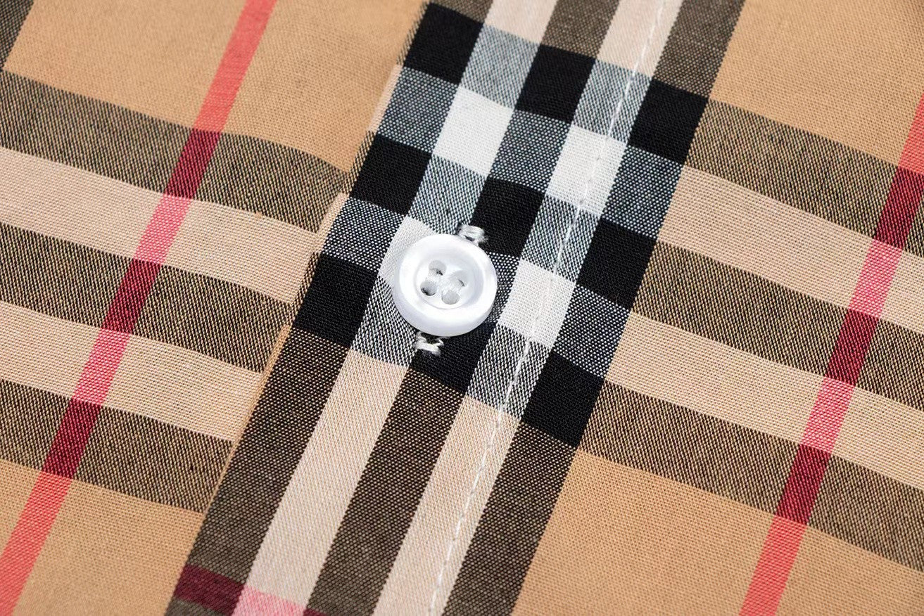 【 Burberry 旗艦店】ご好評に付き再入荷!!