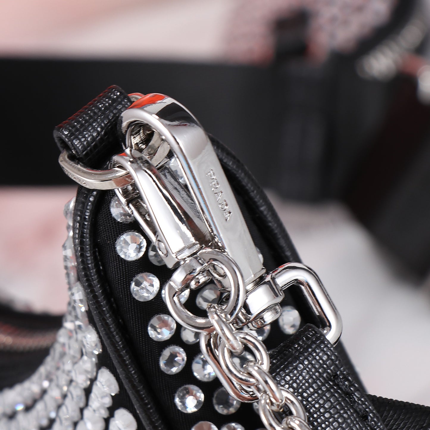 【PRADA 公式旗艦店】プラダ 斜めがけバッグ 当日出荷 好評に付き再入荷!22*16*6CM