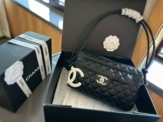 CHANEL 中古バッグ シャネル お宝級 康鵬カメラバッグ
