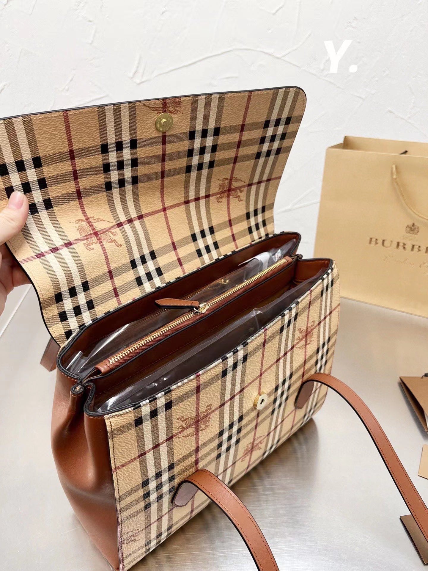 🤩Burberry ショッピングバッグ フラップバッグ