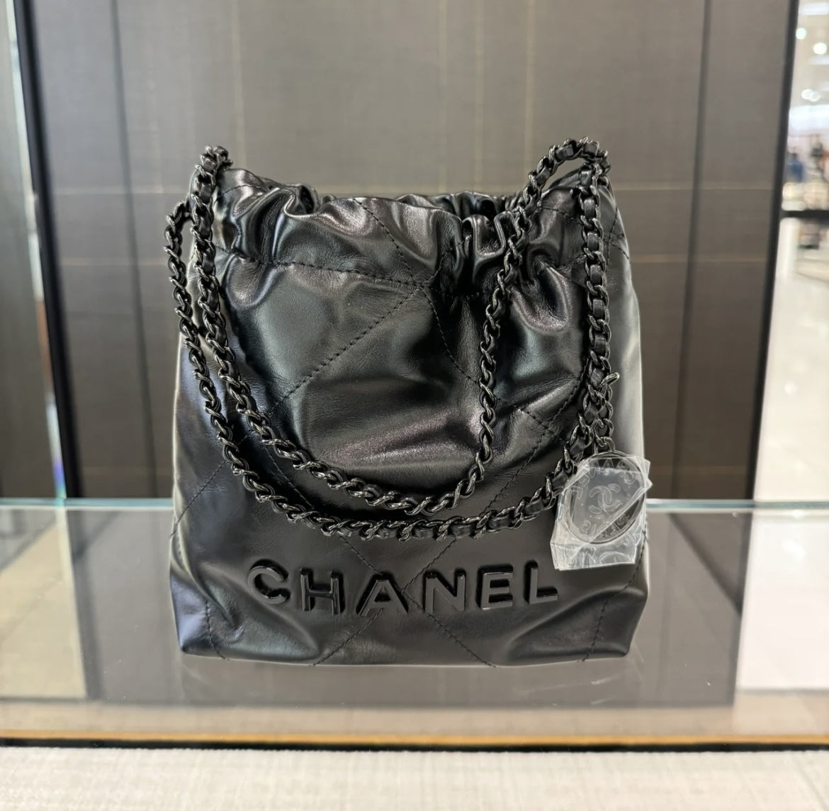 【大人気♪新作】CHANEL★22 ミニハンドバッグ オールブラック
