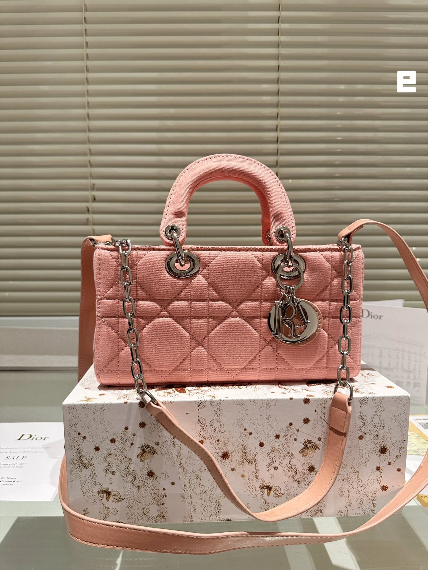 Dior 23限定新品Lady D-Joy デニムワキサイドパックスージー同タイプ