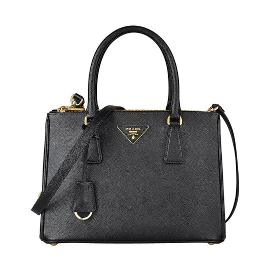 STORY雑誌掲載!高垣麗子さん愛用の新作バッグが登場!PRADA ガレリア スモール スクエア バッグ!!まさに「今」持ちたい!