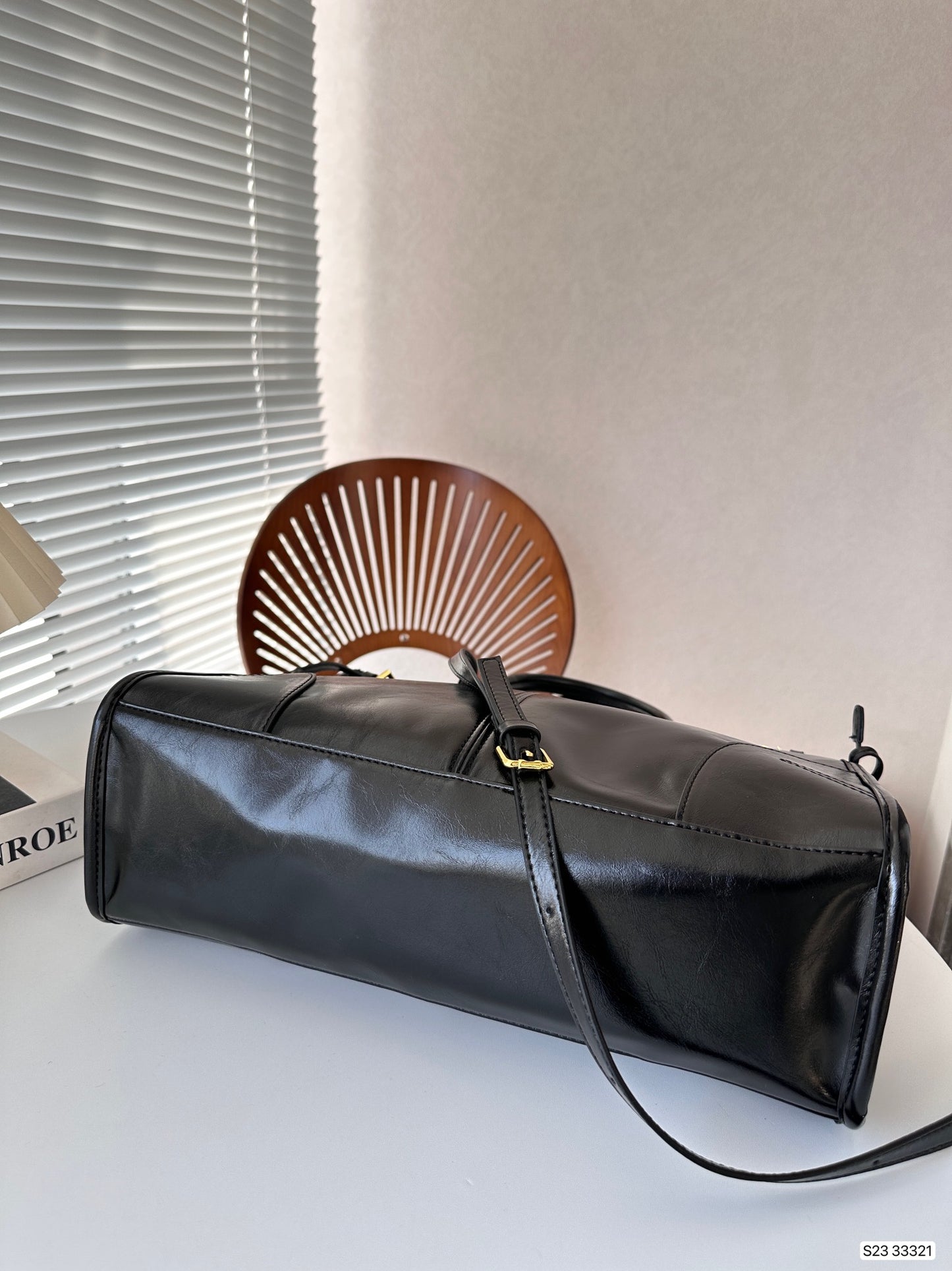 【PRADA 公式旗艦店】 プラダ 斜めがけバッグ当日出荷 好評に付き再入荷38*30CM