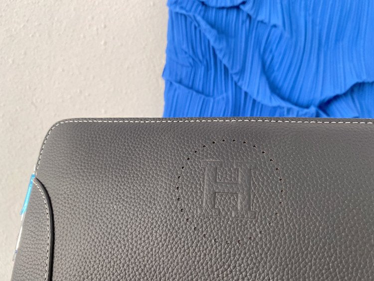 Hermes(エルメス) クラッチバッグ 28 x 17 cm