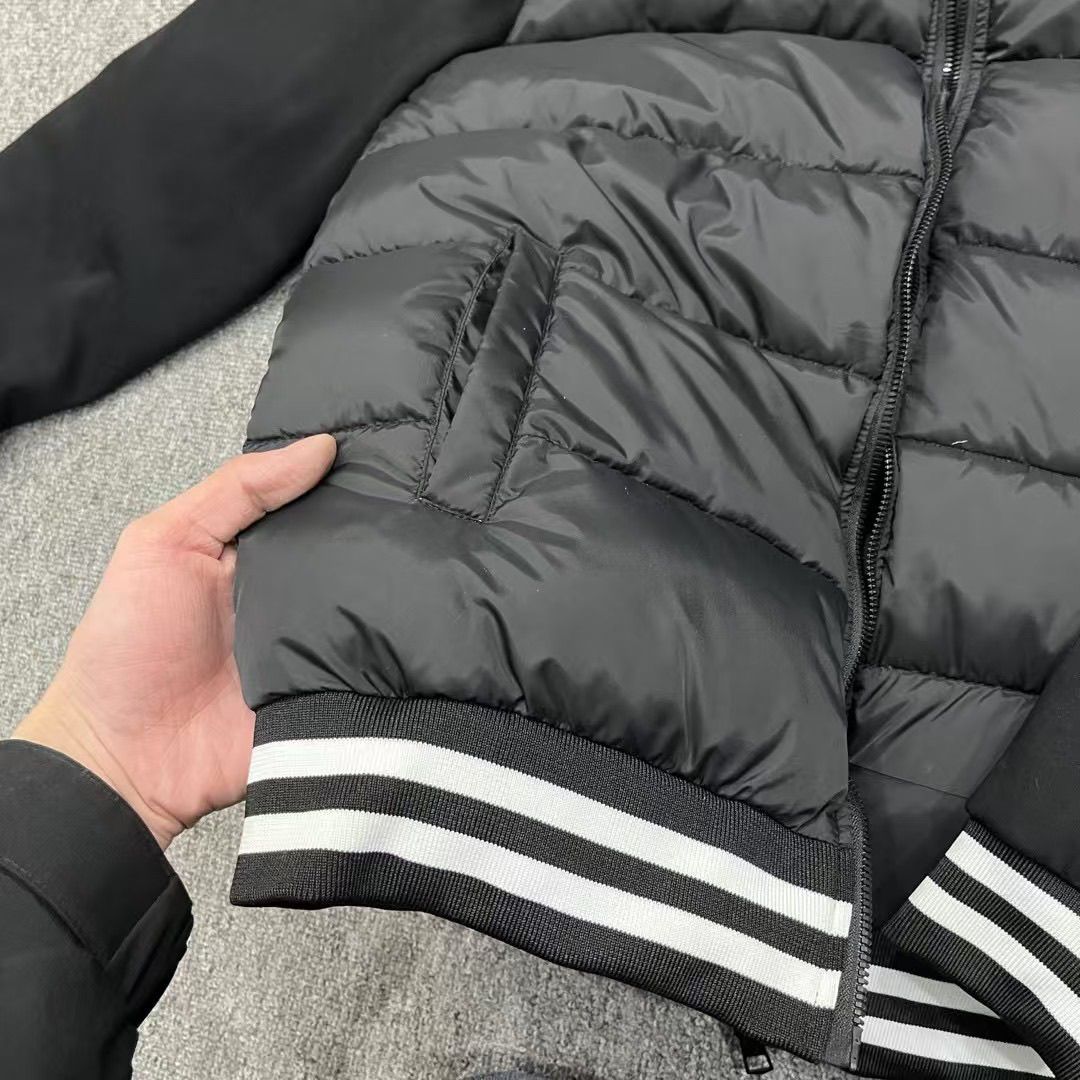 【MONCLER 公式旗艦店】(モンクレール)ニットのダウンジャケット