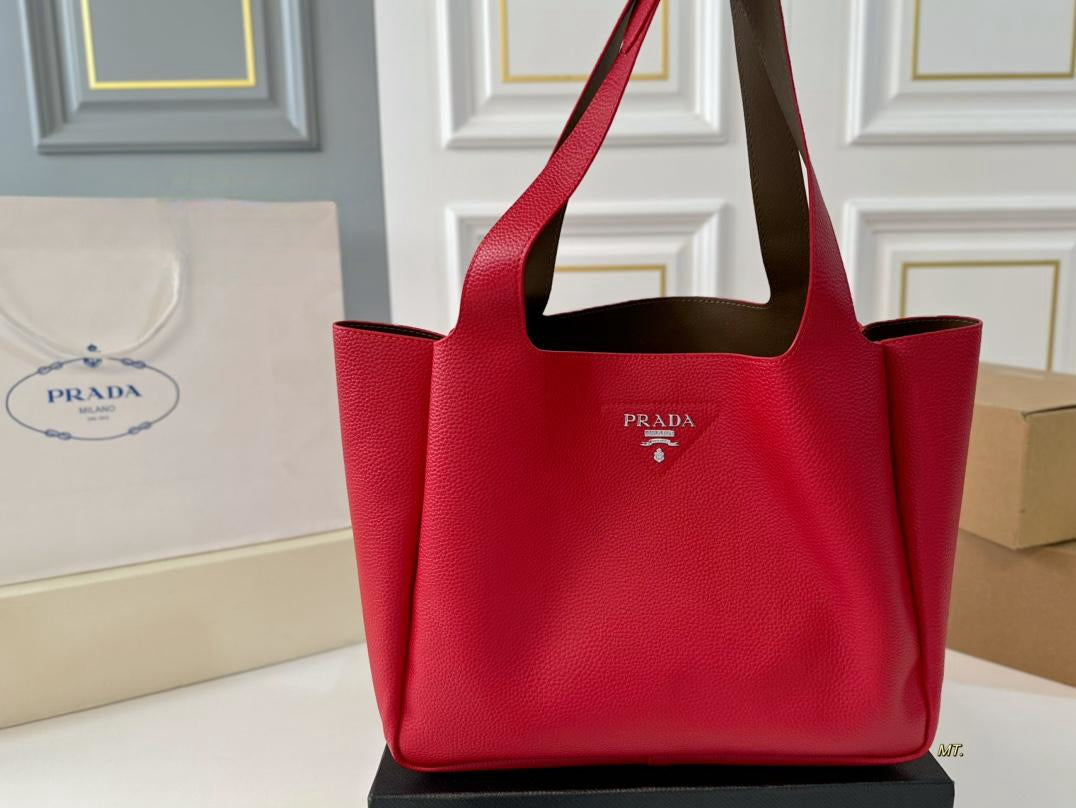 【PRADA 公式 旗艦店】プラダ ハンドバッグ 当日出荷 好評に付き再入荷!31*26CM 240719