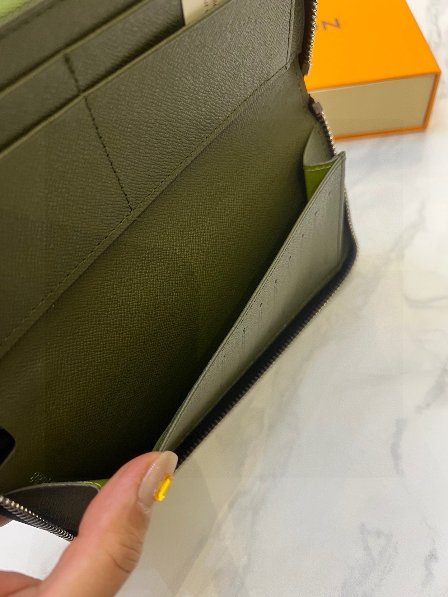 ☆Louis Vuitton☆ 新しいスタイルのウォレットジッパーバッグ