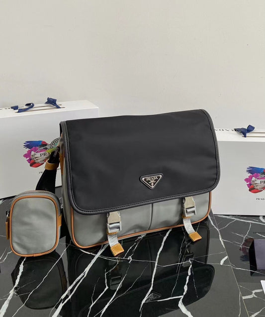 【 PRADA 公式旗艦店】プラダ ショルダーバッグ 当日出荷 好評に付き再入荷!32*24*12CM