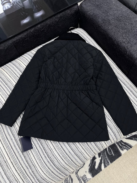 【PRADA旗艦店】ダウンジャケット、ご好評に付き再入荷!