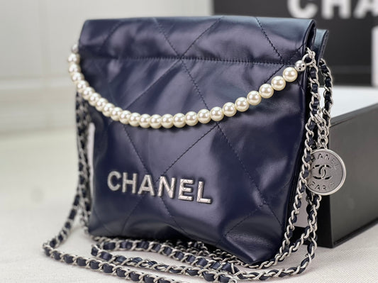 CHANEL 22 3989