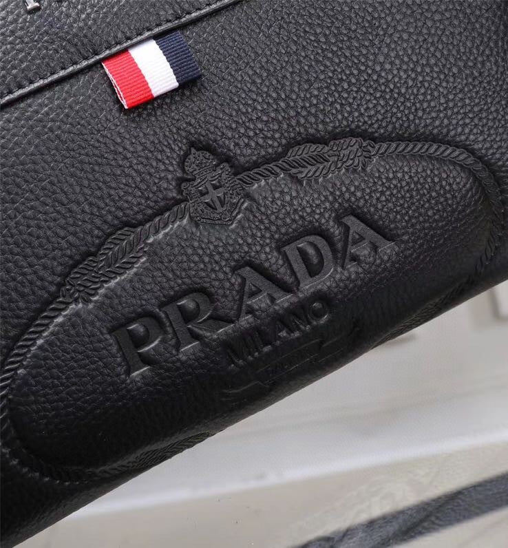 【PRADA 公式旗艦店】プラダ クラッチバッグ 当日出荷 好評に付き再入荷!28*18*3CM