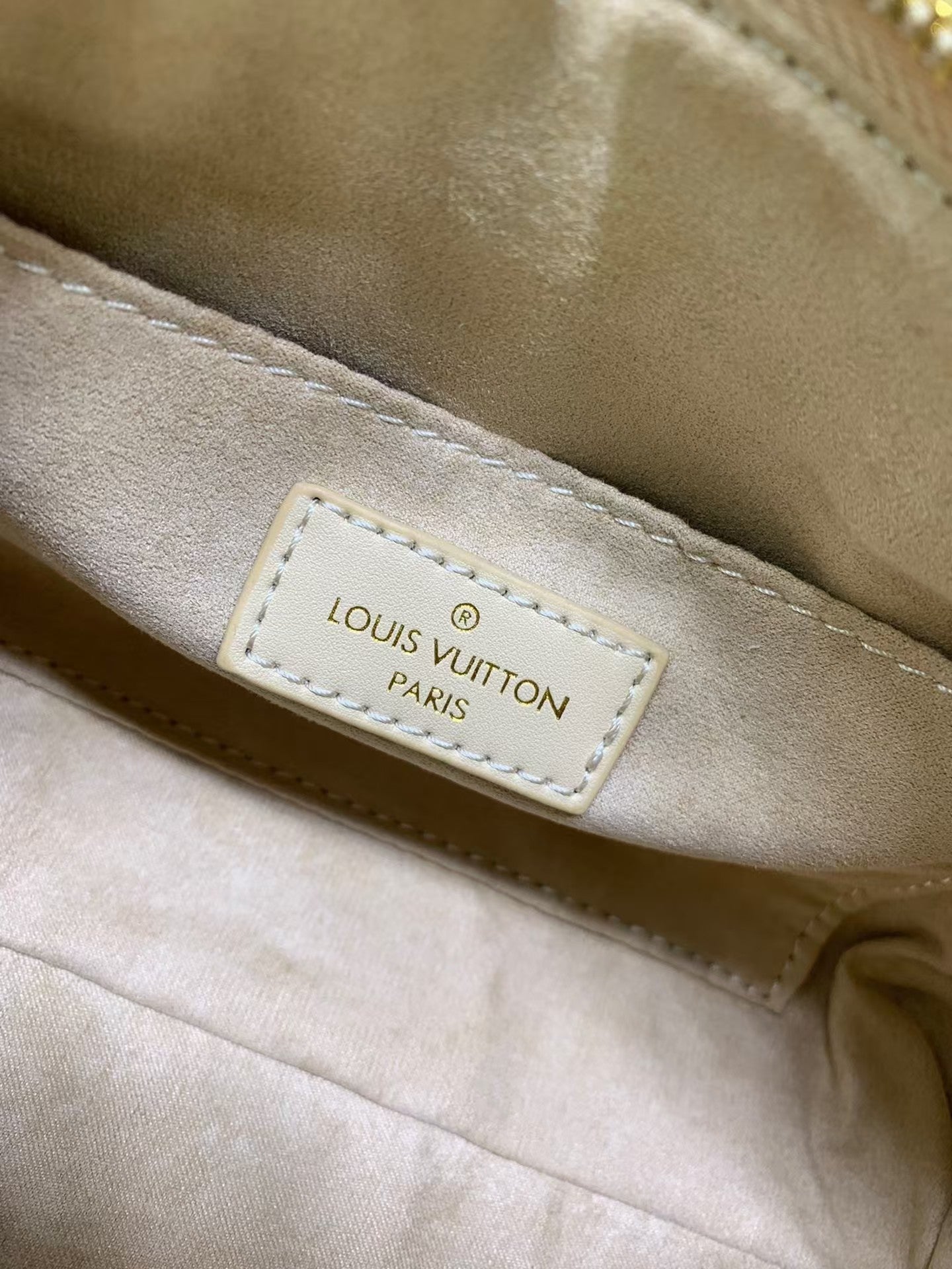 【LOUIS VUITTON】ルイ・ヴィトン★ONTHEGO EAST WEST★ショルダーバッグ M11273