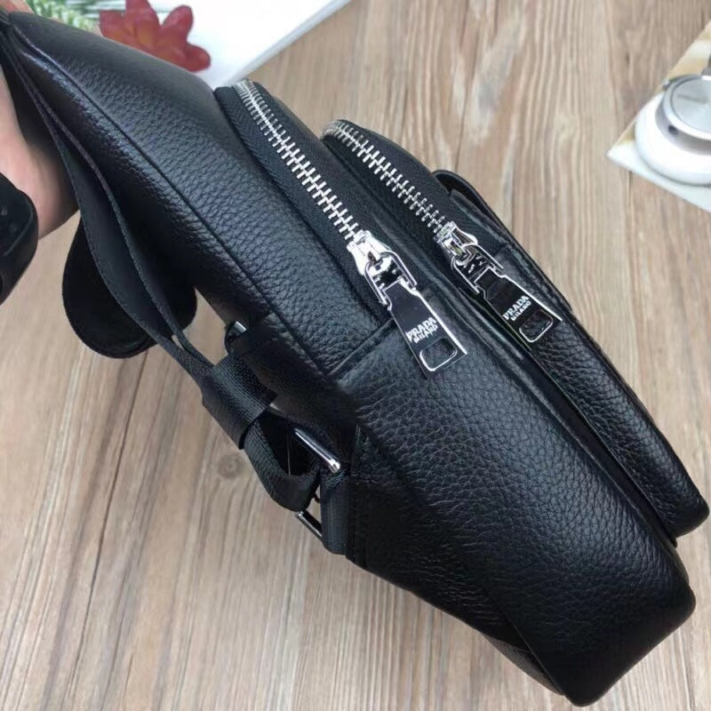 【PRADA 公式 旗艦店】プラダ 胸ポケット当日出荷 好評に付き再入荷！32*18*6CM