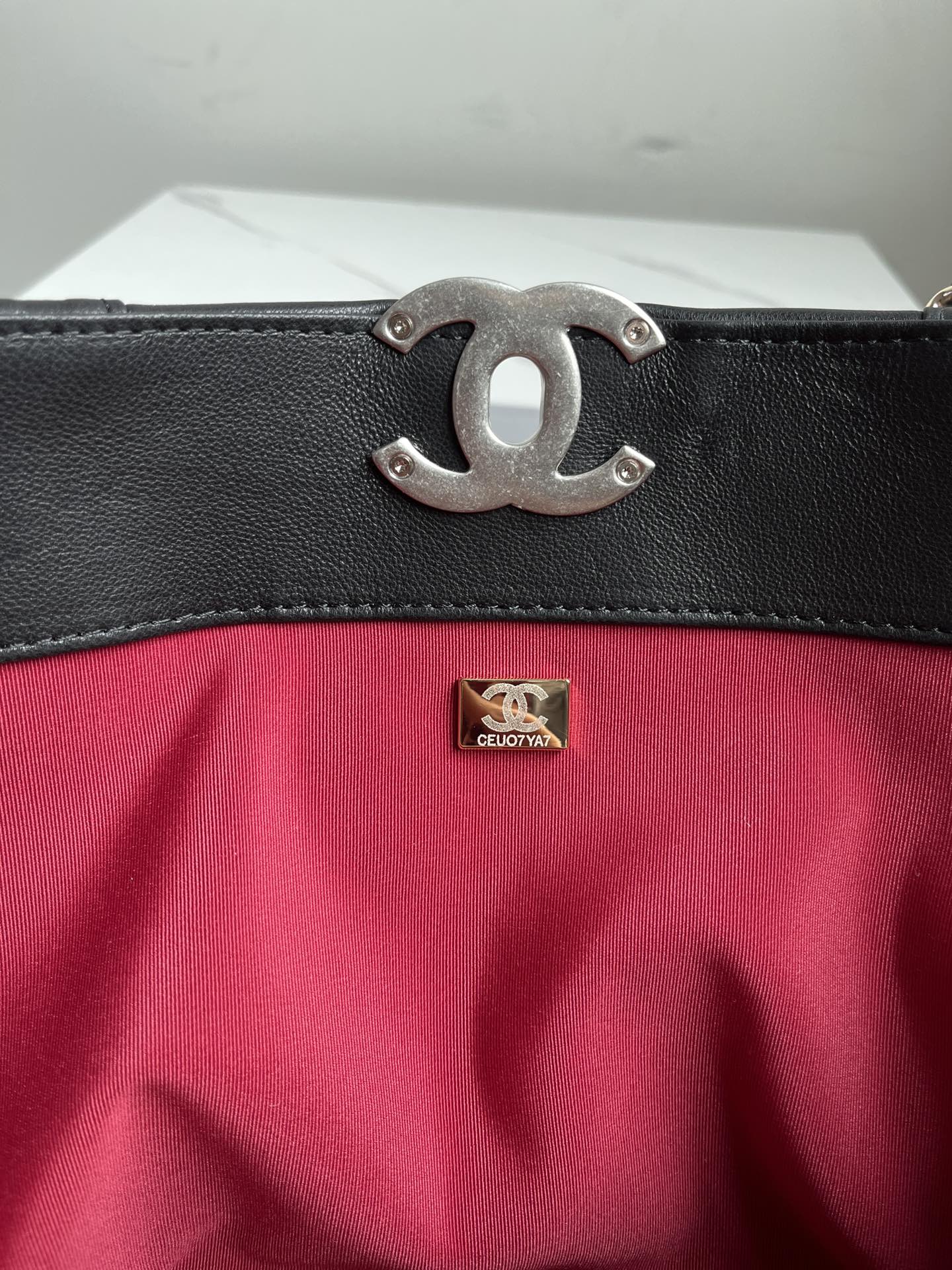 CHANEL 19 SHOPPING BAG 3360