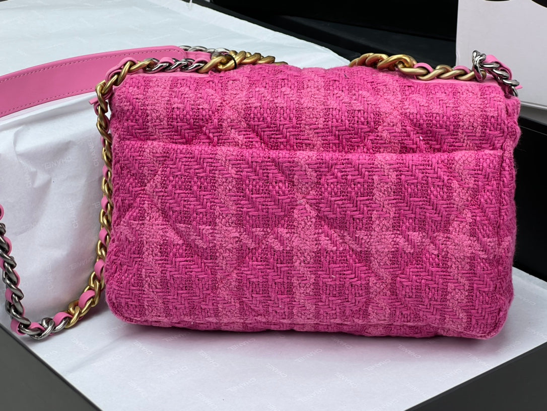 CHANEL 19 HANDBAG AS1161