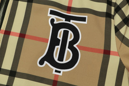 【BURBERRY 公式旗艦店】バーバリー ジャケット着 好評に付き再入荷！