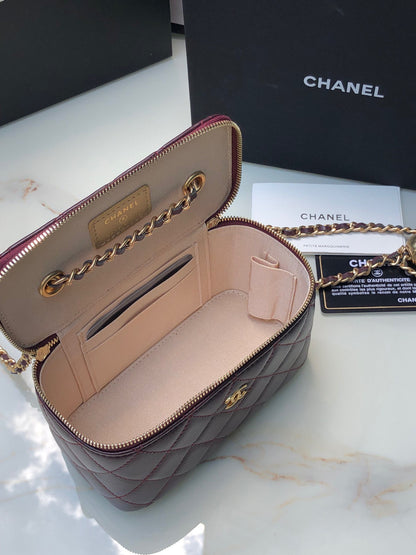 Chanel Classic Vanity 22C Bag with Chain AP2303
