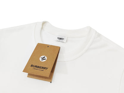 【BURBERRY】(バーバリー)男女兼用 ご好評に付き再入荷！