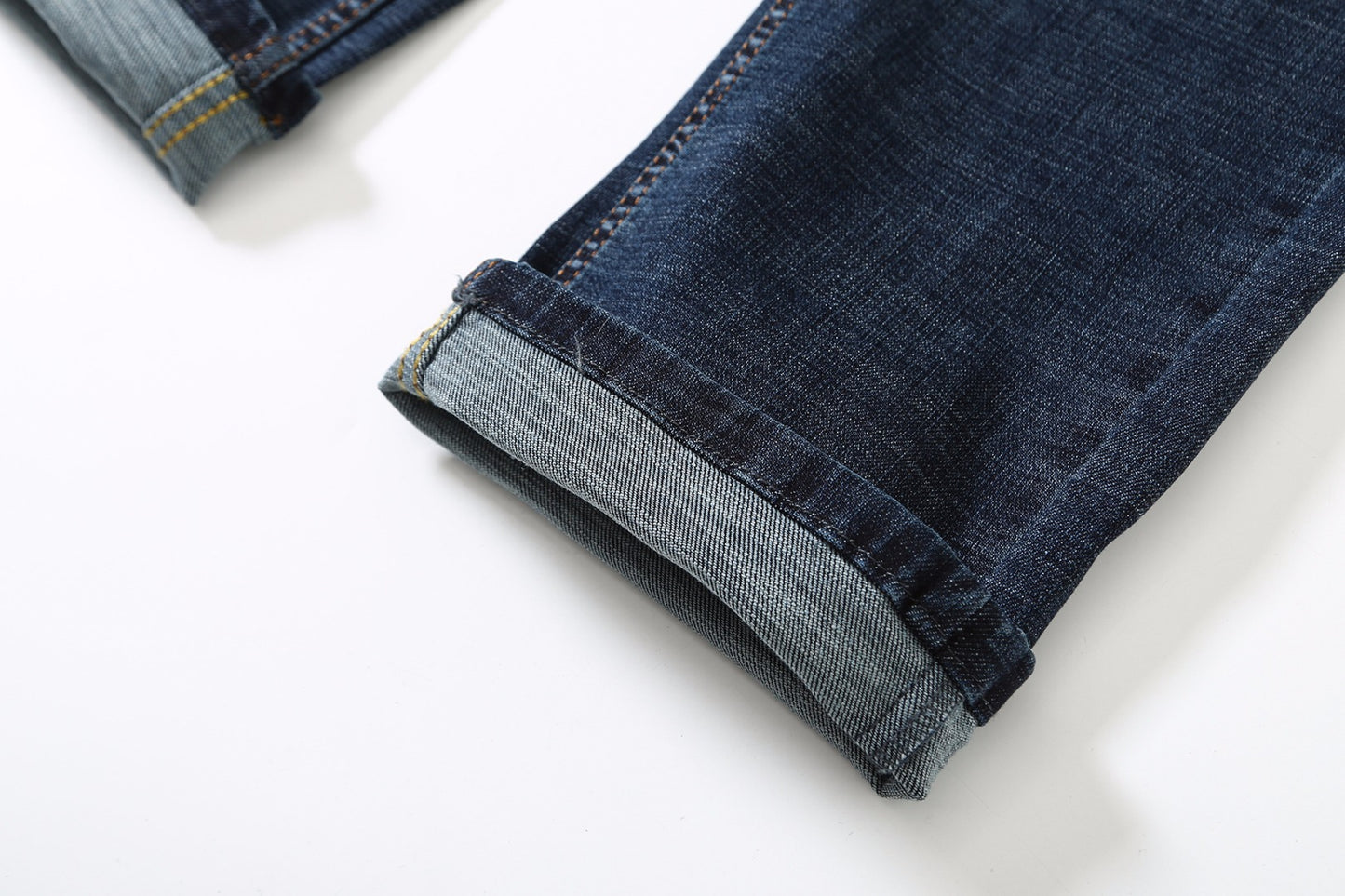 【BURBERRY 公式旗艦店】バーバリー ジーパン ご好評に付き再入荷！